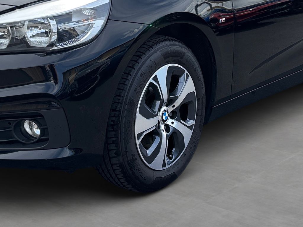 Fahrzeugabbildung BMW 220d Active Tourer Aut. Advantage + AHK +