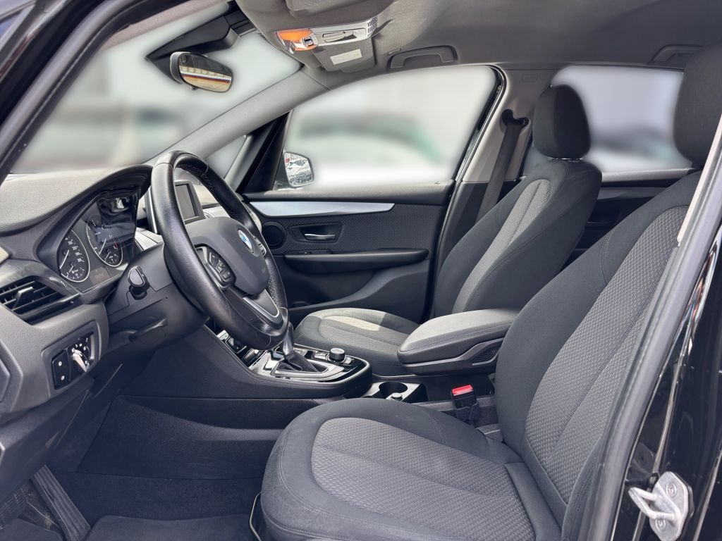 Fahrzeugabbildung BMW 220d Active Tourer Aut. Advantage + AHK +