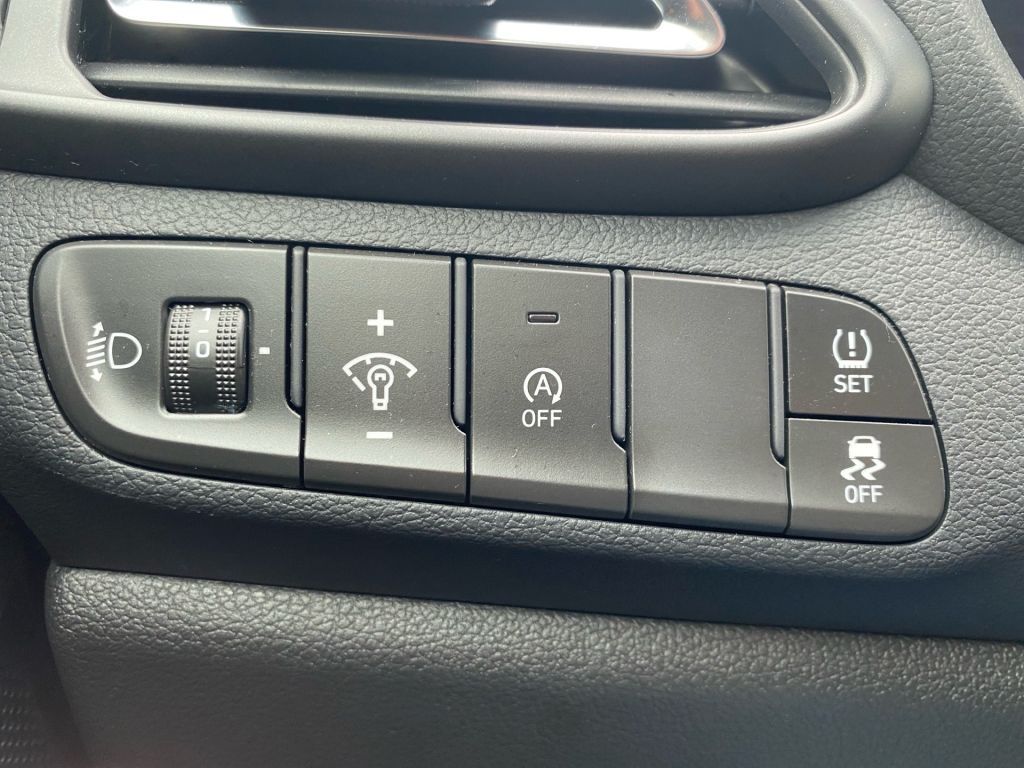 Fahrzeugabbildung Hyundai i30 1.0 T-GDI EDITION 30+