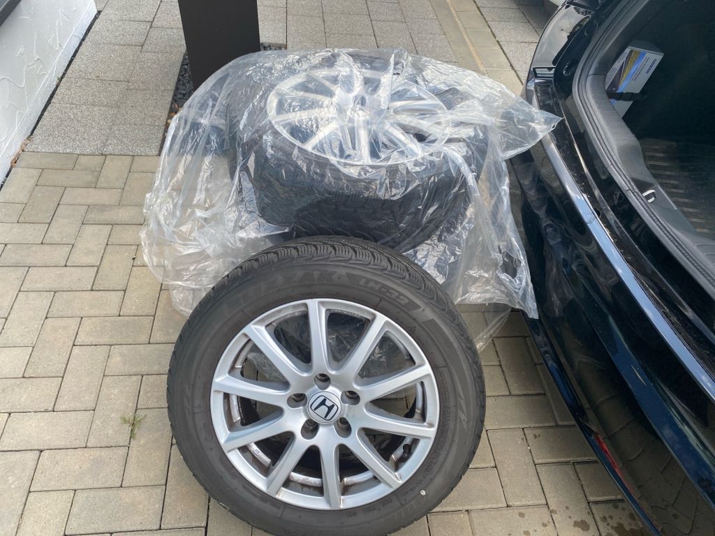 Fahrzeugabbildung Honda Civic 1.8 i-VTEC Comfort+ 8fach bereift