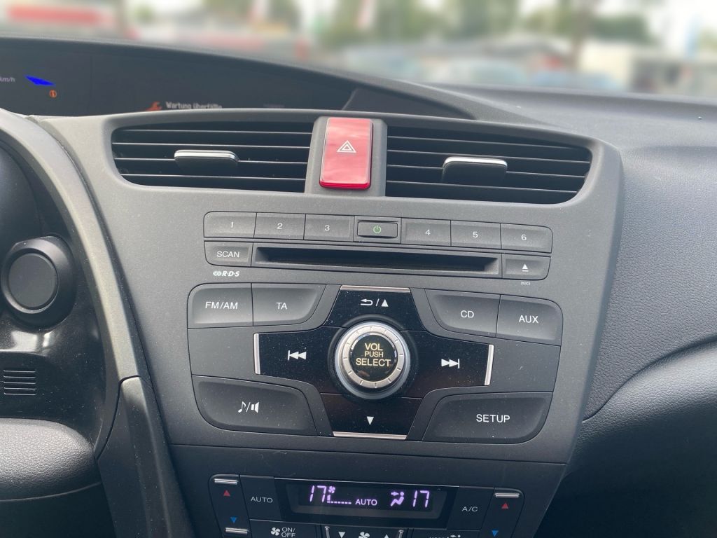 Fahrzeugabbildung Honda Civic 1.8 i-VTEC Comfort+ 8fach bereift