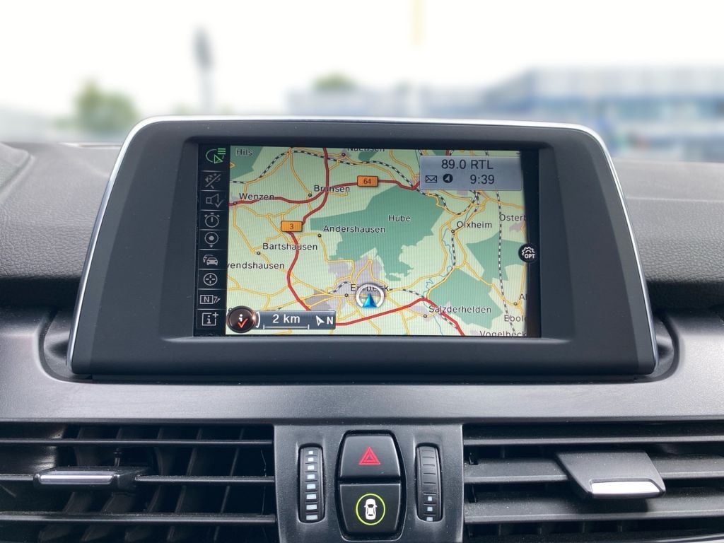 Fahrzeugabbildung BMW 218d Active Tourer Advantage+NAV+AHK+CAM+LED+