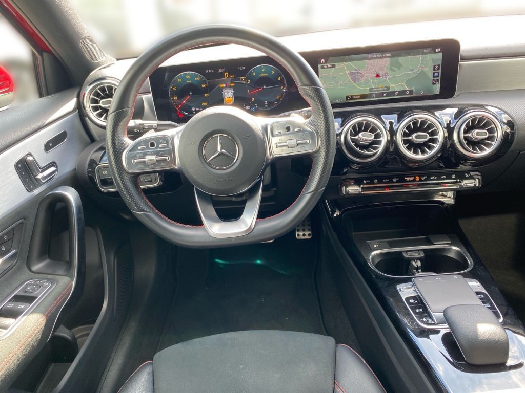 Fahrzeugabbildung Mercedes-Benz A 200 AMG Line +Ambiente+Business+Navi+Carplay+