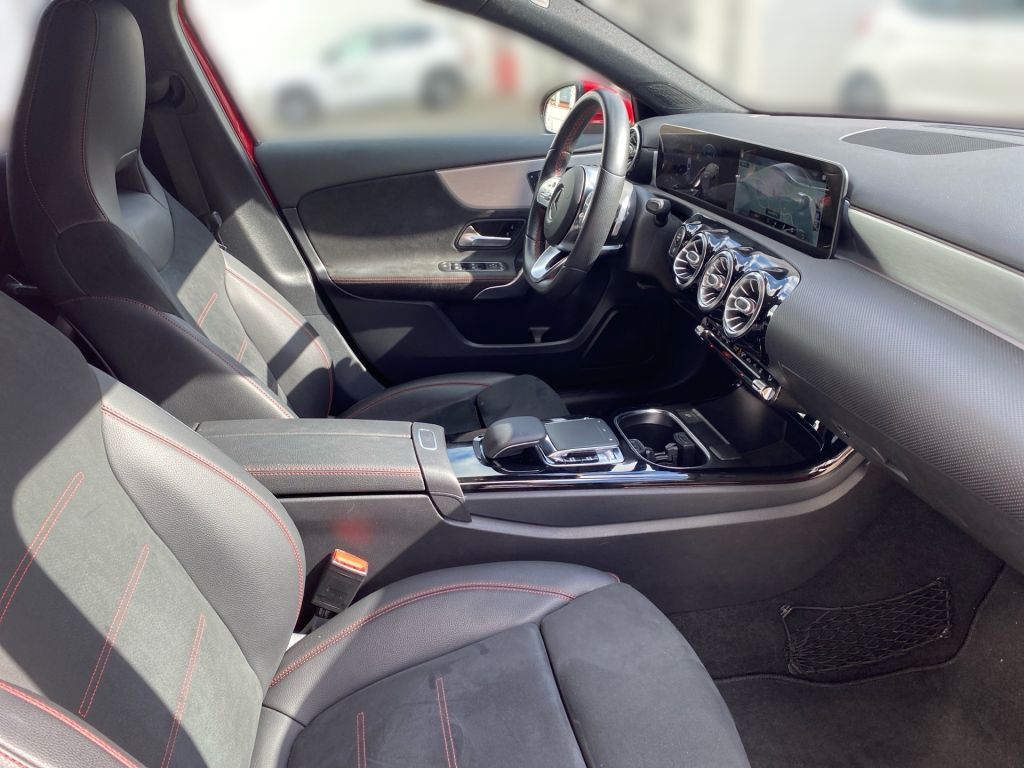 Fahrzeugabbildung Mercedes-Benz A 200 AMG Line +Ambiente+Business+Navi+Carplay+