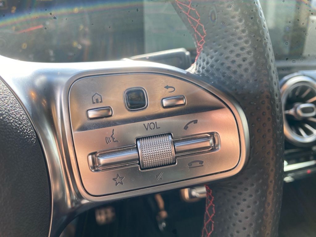 Fahrzeugabbildung Mercedes-Benz A 200 AMG Line +Ambiente+Business+Navi+Carplay+