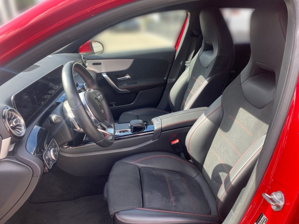 Fahrzeugabbildung Mercedes-Benz A 200 AMG Line +Ambiente+Business+Navi+Carplay+