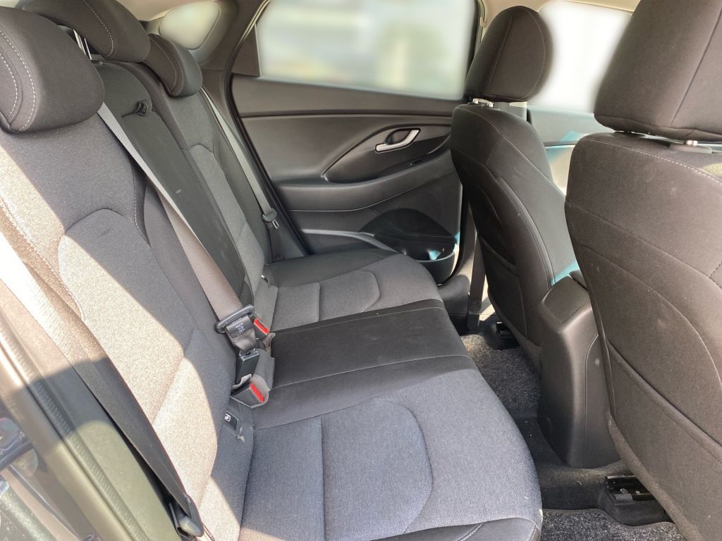 Fahrzeugabbildung Hyundai i30 1.5 T-GDI Fastback 48V-Hybrid DCT EDITION 30