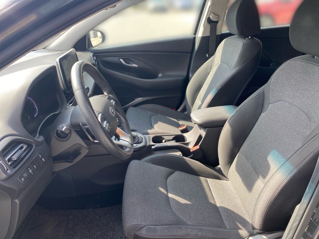 Fahrzeugabbildung Hyundai i30 1.5 T-GDI Fastback 48V-Hybrid DCT EDITION 30