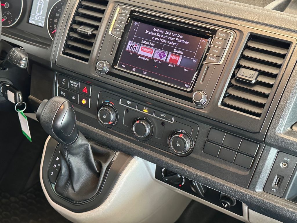 Fahrzeugabbildung Volkswagen T6 DSG Lang +9Sitzer+AHK+Standh.+WR+Navi+Trittst