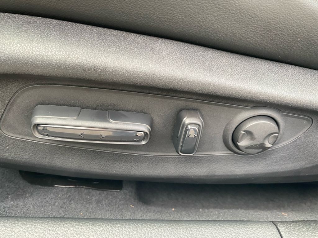 Fahrzeugabbildung Honda Civic e:HEV 2.0 i-MMD Hybrid Advance Facelift Mo