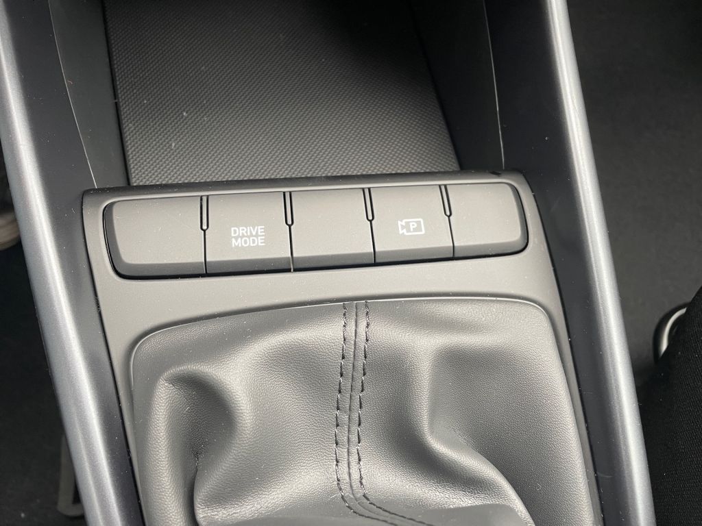 Fahrzeugabbildung Hyundai BAYON 1.0 T-GDI Select * Carplay *