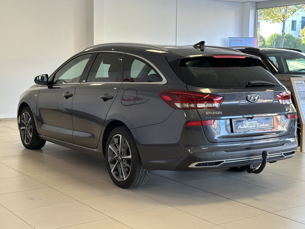 Fahrzeugabbildung Hyundai i30 Kombi 1.6 CRDI Prime +AHK+Pano+Winterräder+