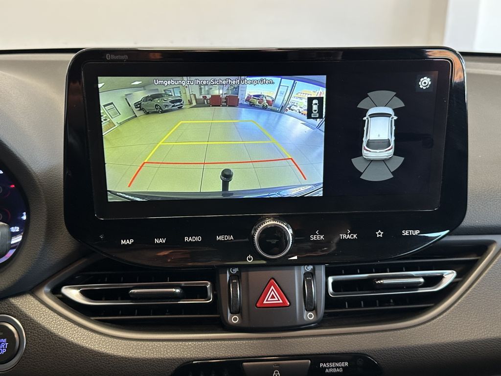 Fahrzeugabbildung Hyundai i30 Kombi 1.6 CRDI Prime +AHK+Pano+Winterräder+