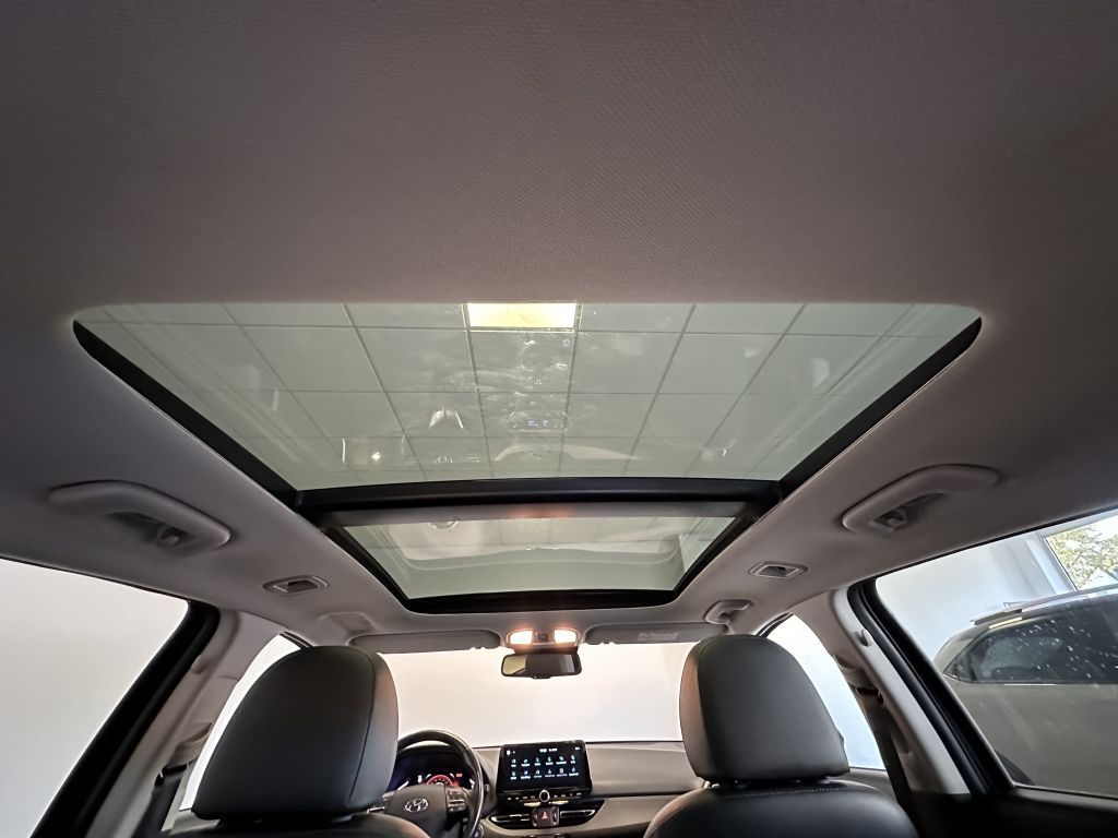 Fahrzeugabbildung Hyundai i30 Kombi 1.6 CRDI Prime +AHK+Pano+Winterräder+