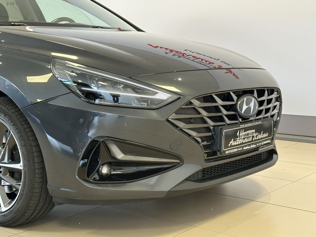 Fahrzeugabbildung Hyundai i30 Kombi 1.6 CRDI Prime +AHK+Pano+Winterräder+