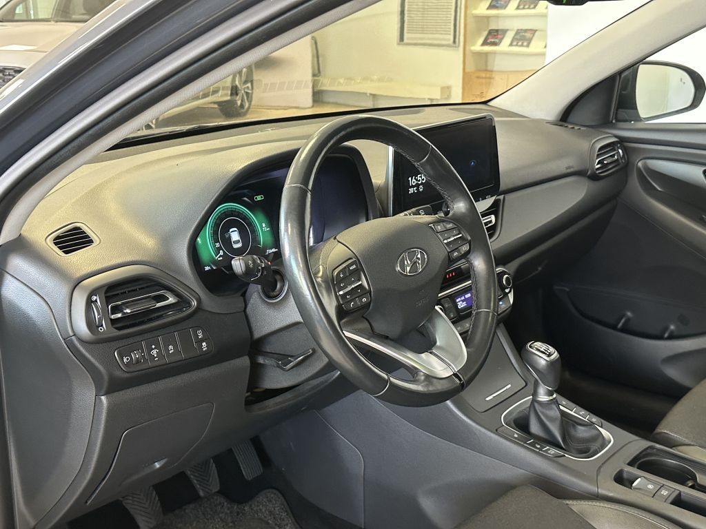 Fahrzeugabbildung Hyundai i30 Kombi 1.6 CRDI Prime +AHK+Pano+Winterräder+