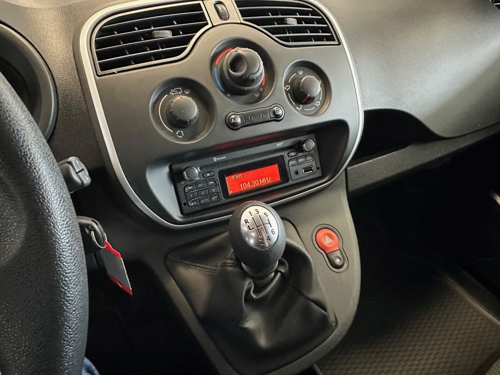 Fahrzeugabbildung Renault Kangoo Rapid dCi 95 Werkstatteinrichtung Winterr