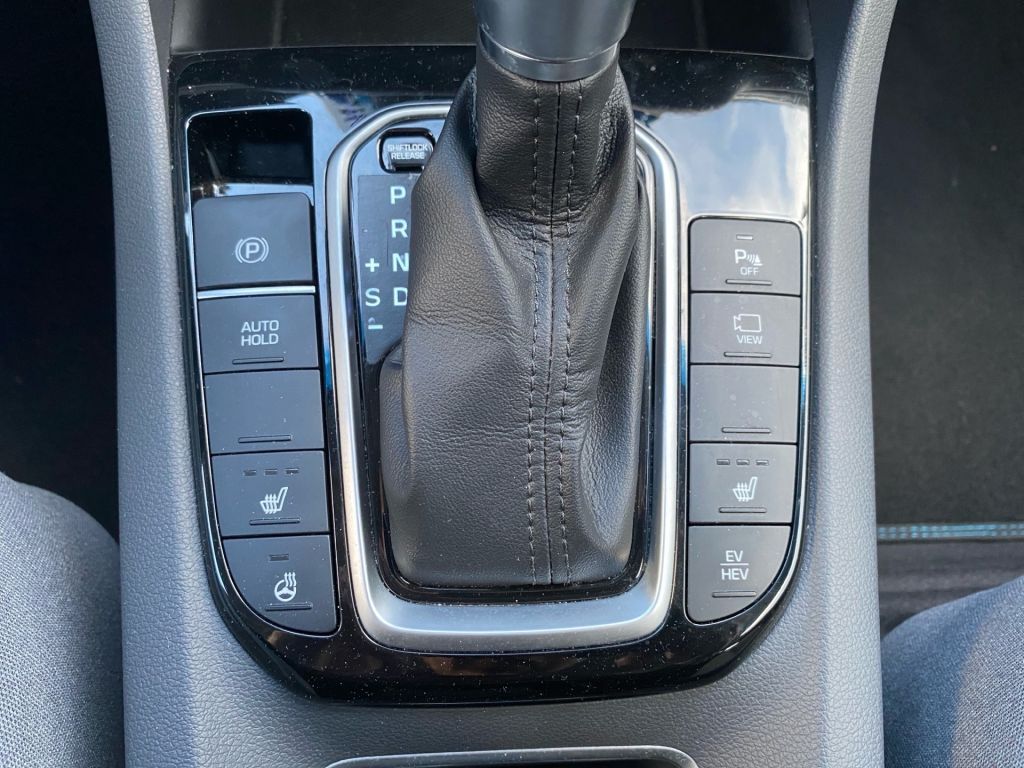 Fahrzeugabbildung Hyundai IONIQ Plug-in-Hybrid 1.6 GDI Trend