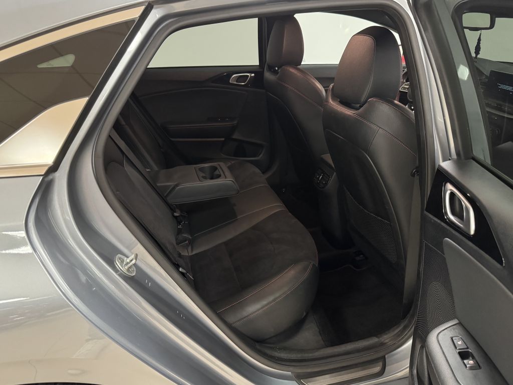 Fahrzeugabbildung Kia ProCeed 1.6 T-GDI DCT7 OPF GT *Komfort+Navi Pake