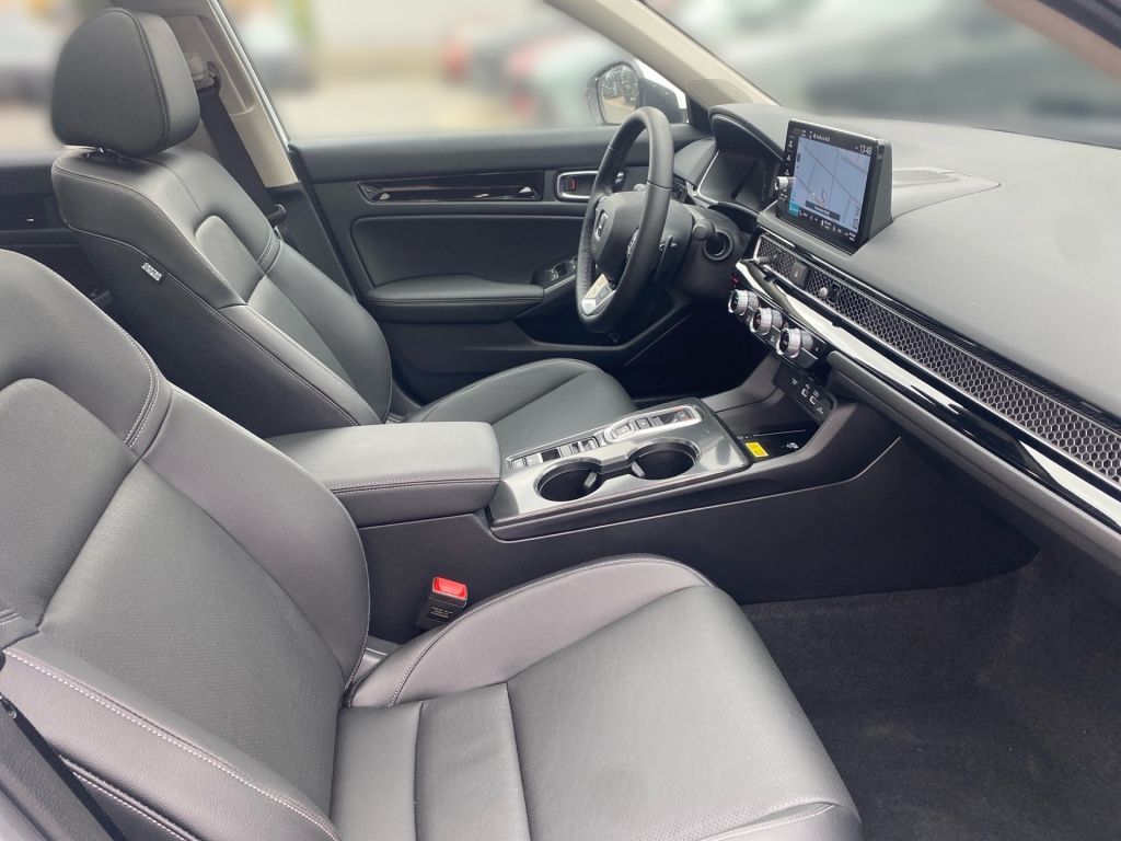 Fahrzeugabbildung Honda Civic e:HEV 2.0 i-MMD Hybrid Advance *Pano*Totw*