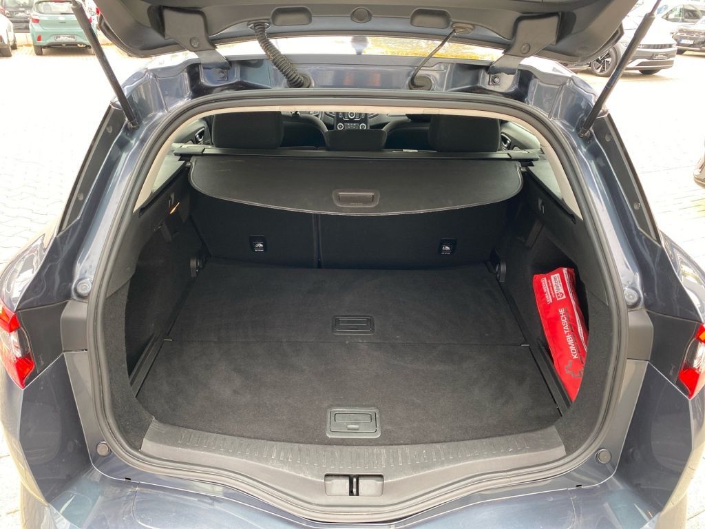 Fahrzeugabbildung Renault Megane Grandtour ENERGY TCe 100 LIFE Winterräder