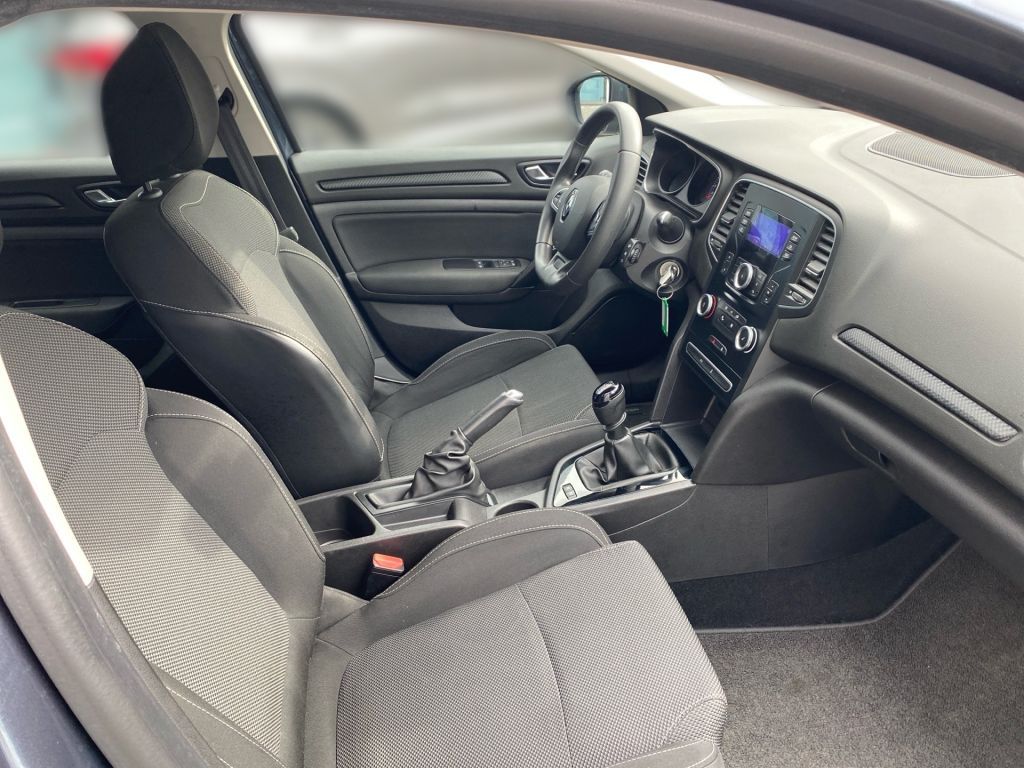 Fahrzeugabbildung Renault Megane Grandtour ENERGY TCe 100 LIFE Winterräder