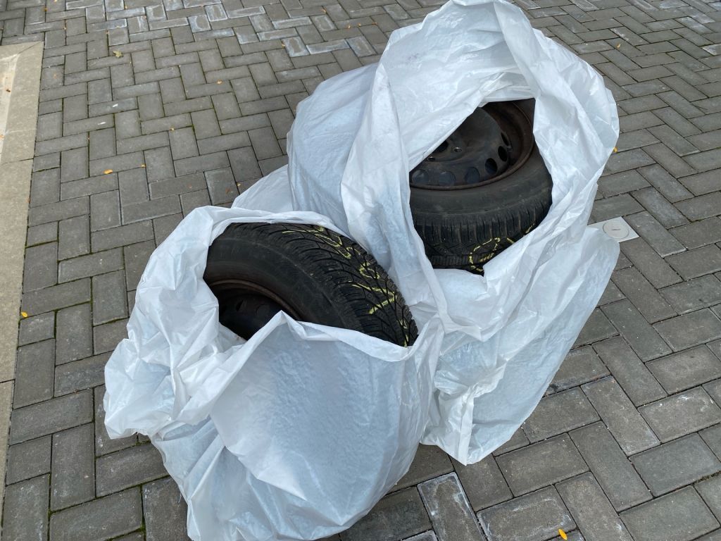 Fahrzeugabbildung Renault Megane Grandtour ENERGY TCe 100 LIFE Winterräder