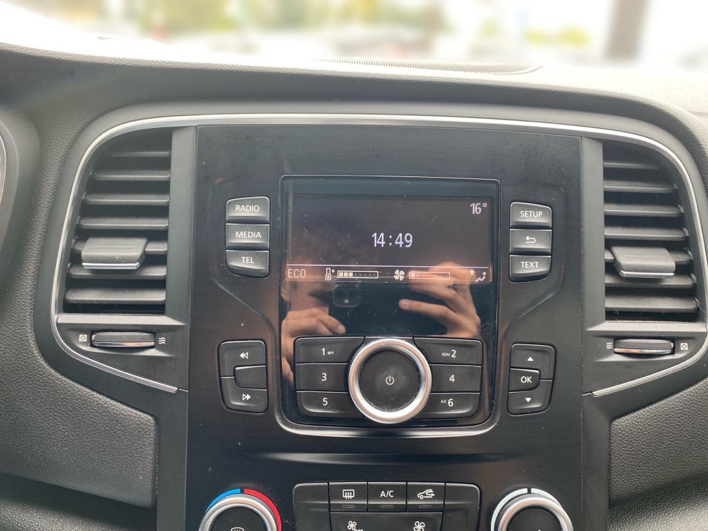 Fahrzeugabbildung Renault Megane Grandtour ENERGY TCe 100 LIFE Winterräder