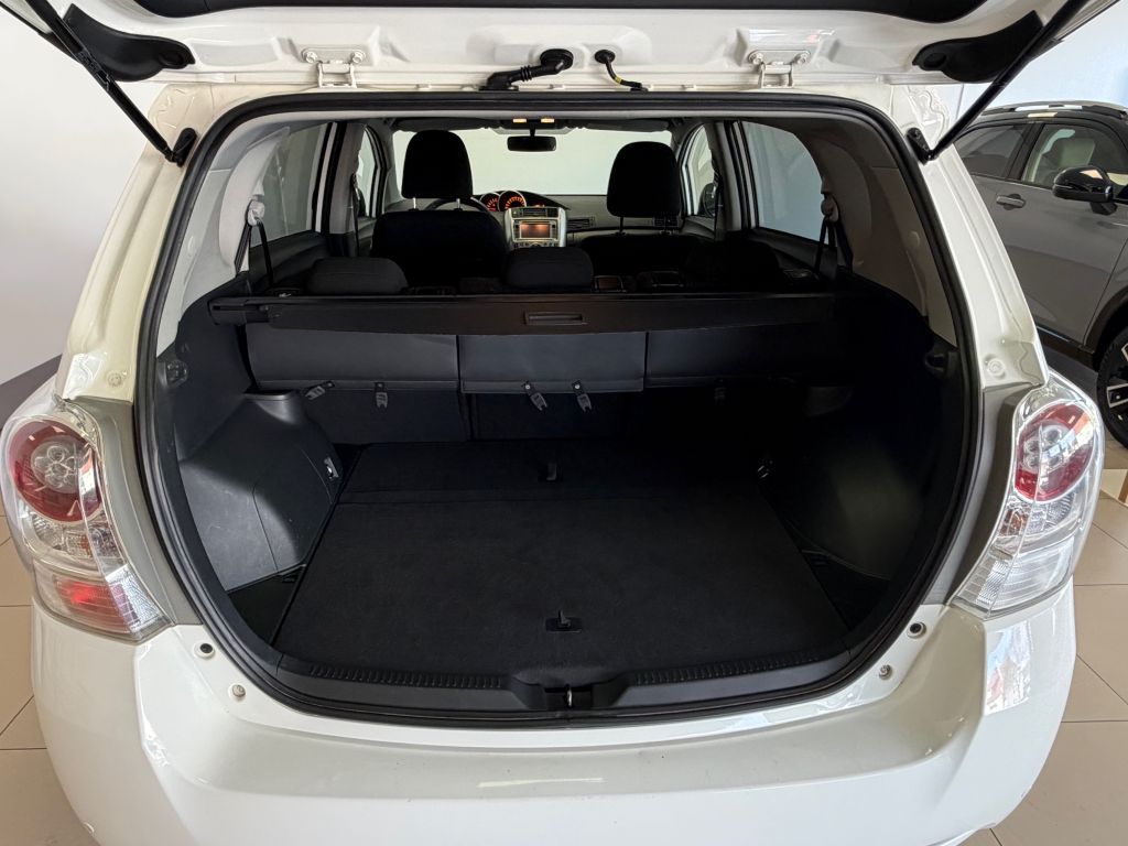 Fahrzeugabbildung Toyota Verso 1.8 Travel + Garantie + AHK + Winterräder