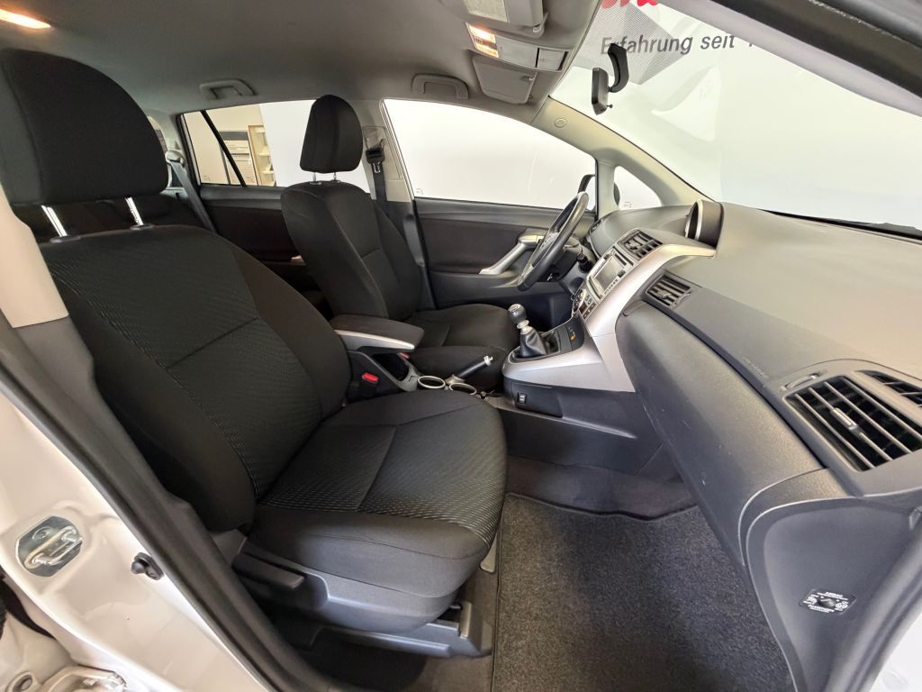 Fahrzeugabbildung Toyota Verso 1.8 Travel + Garantie + AHK + Winterräder