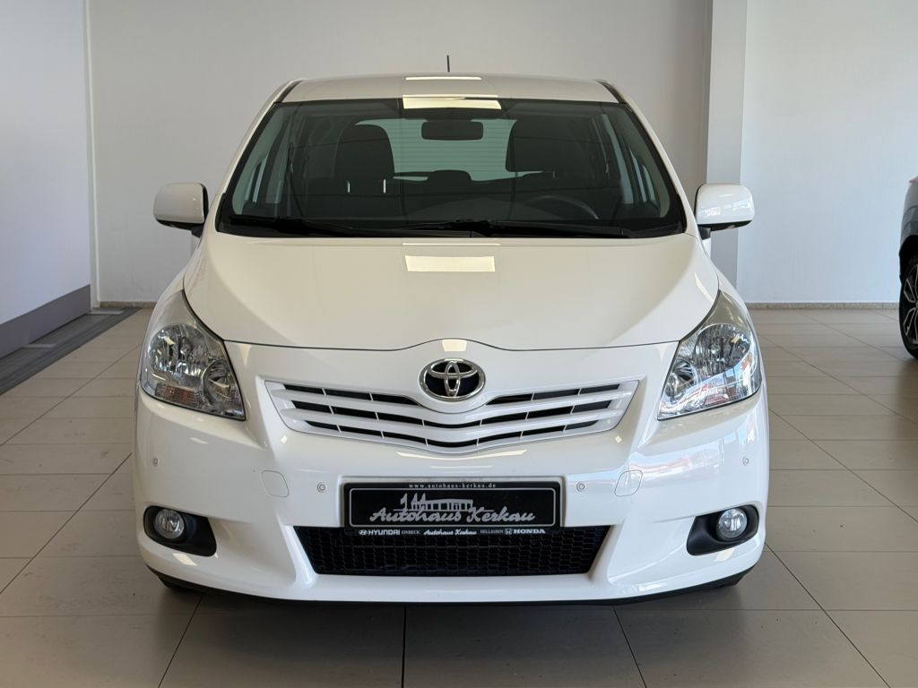 Fahrzeugabbildung Toyota Verso 1.8 Travel + Garantie + AHK + Winterräder