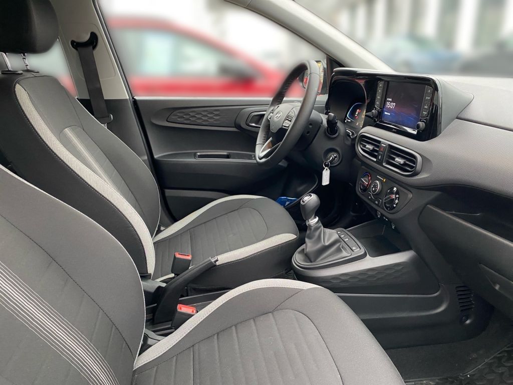 Fahrzeugabbildung Hyundai i10 1.2 Trend * Carplay * SHZ * LHZ * R.Kamera *