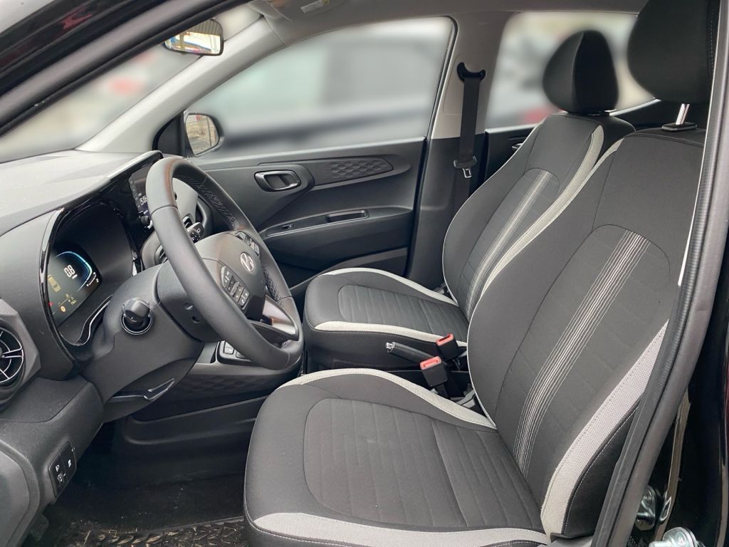 Fahrzeugabbildung Hyundai i10 1.2 Trend * Carplay * SHZ * LHZ * R.Kamera *