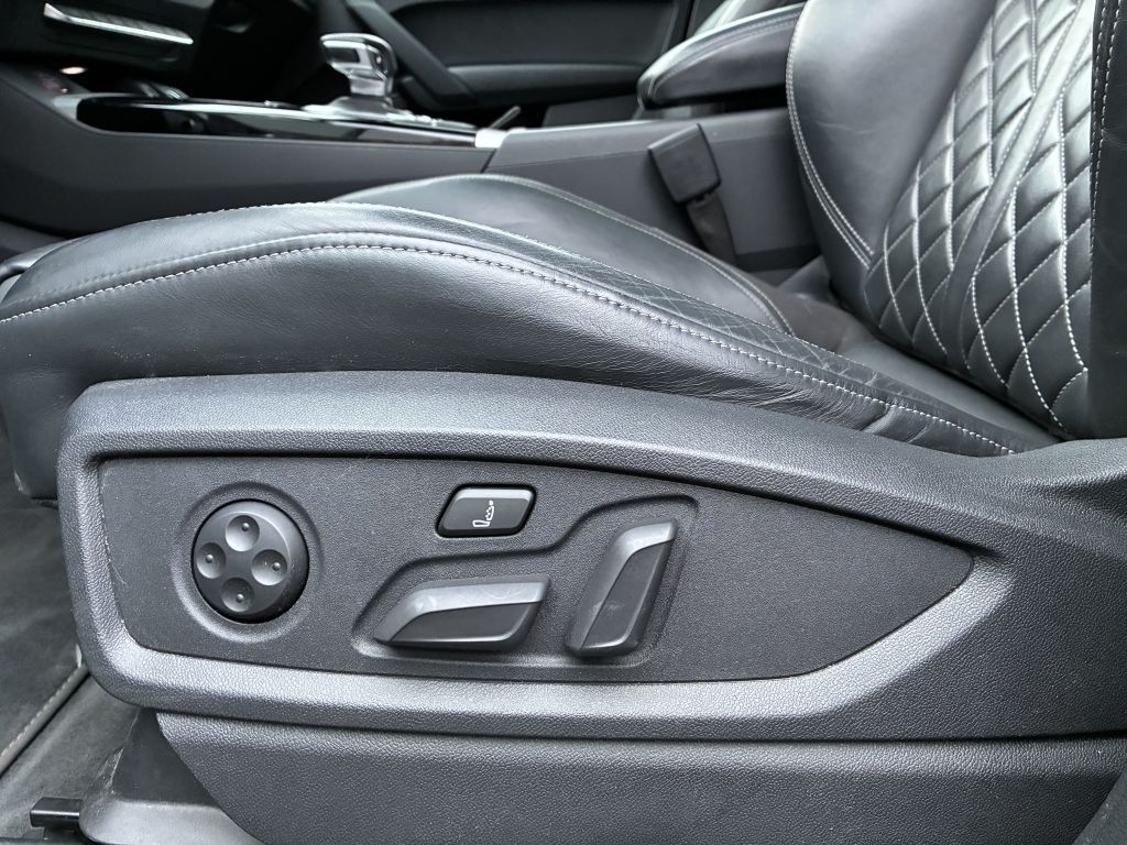 Fahrzeugabbildung Audi SQ5 TDI Sportback quattro tiptronic Matrix+B&O