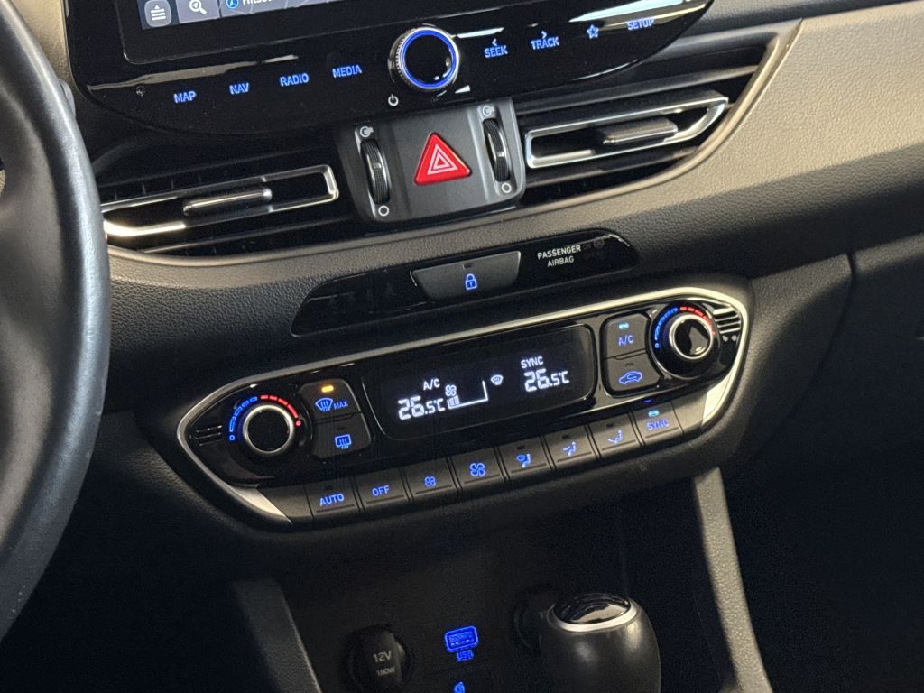 Fahrzeugabbildung Hyundai i30 Kombi 1.5 T-GDI 48V DCT EDITION 30+ *LED*