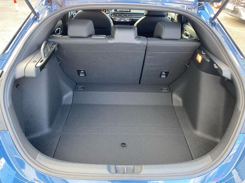 Fahrzeugabbildung Honda Civic e:HEV 2.0 i-MMD Hybrid Sport (FE)