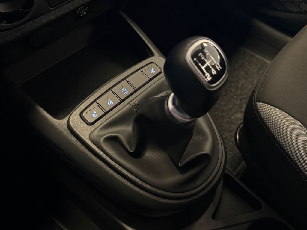 Fahrzeugabbildung Hyundai i10 1.0 EDITION 30 Carplay+Sitz u.Lenkradheizung