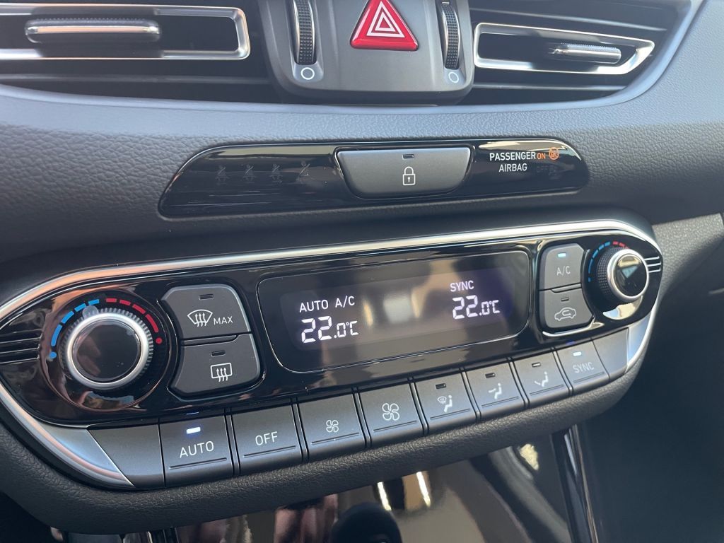 Fahrzeugabbildung Hyundai i30 1.5 T-GDI 48V DCT N Line Sitz-P.+Pano