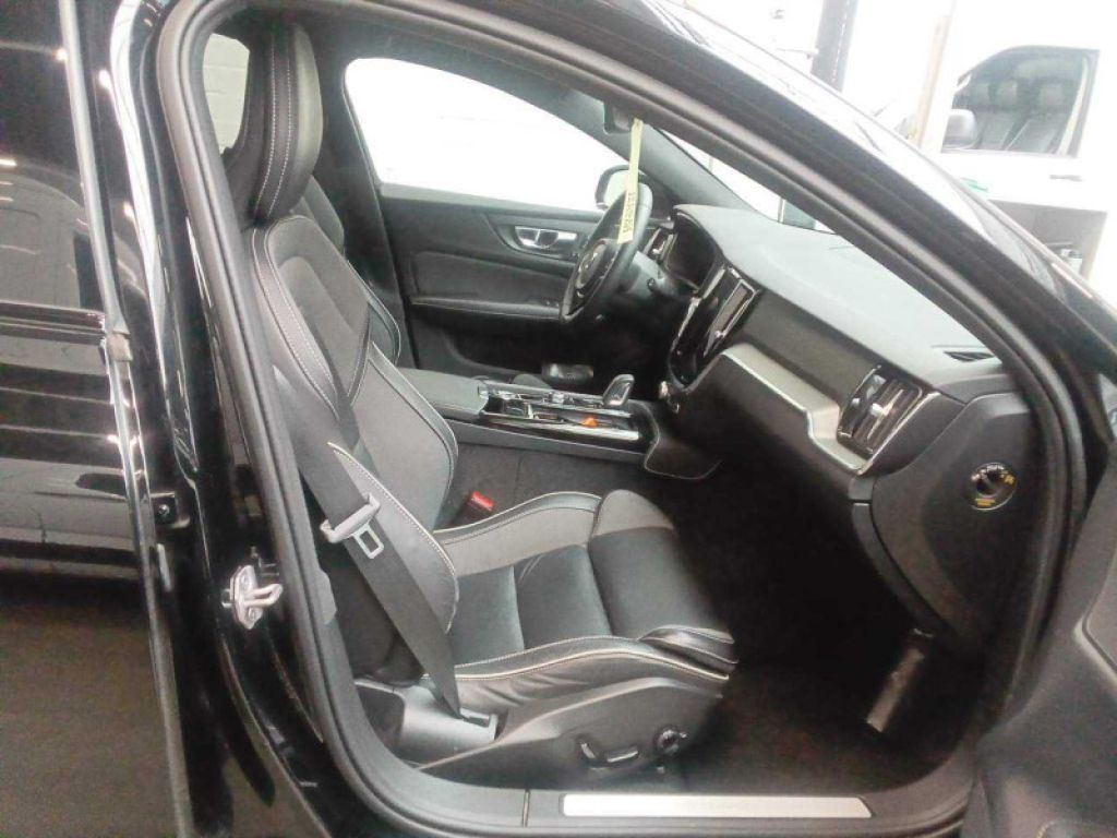 Fahrzeugabbildung Volvo V60 T6 AWD Recharge Geartronic RDesign +AHK+WR+