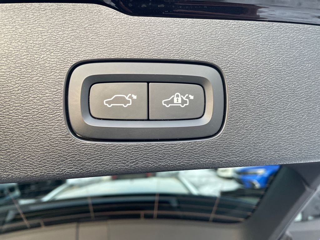 Fahrzeugabbildung Volvo V60 T6  Recharge Inscription Expression +AHK+WR+