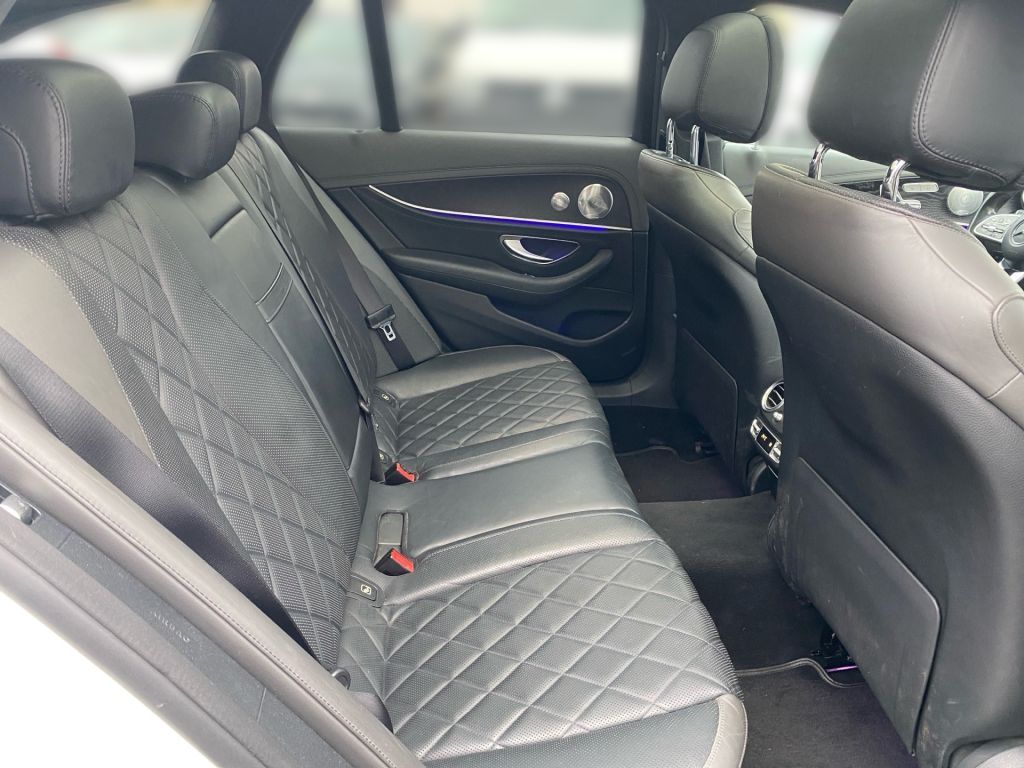 Fahrzeugabbildung Mercedes-Benz E 400d T 9G *designo*Widescreen*Pano*HUD*Standhz