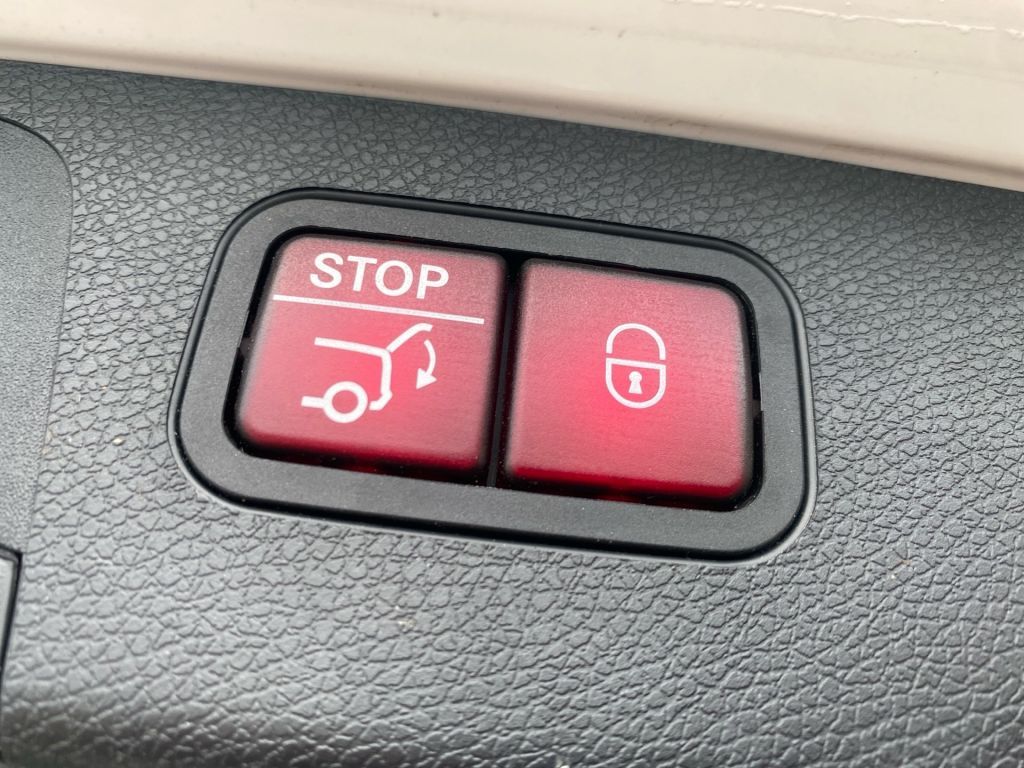 Fahrzeugabbildung Mercedes-Benz E 400d T 9G *designo*Widescreen*Pano*HUD*Standhz