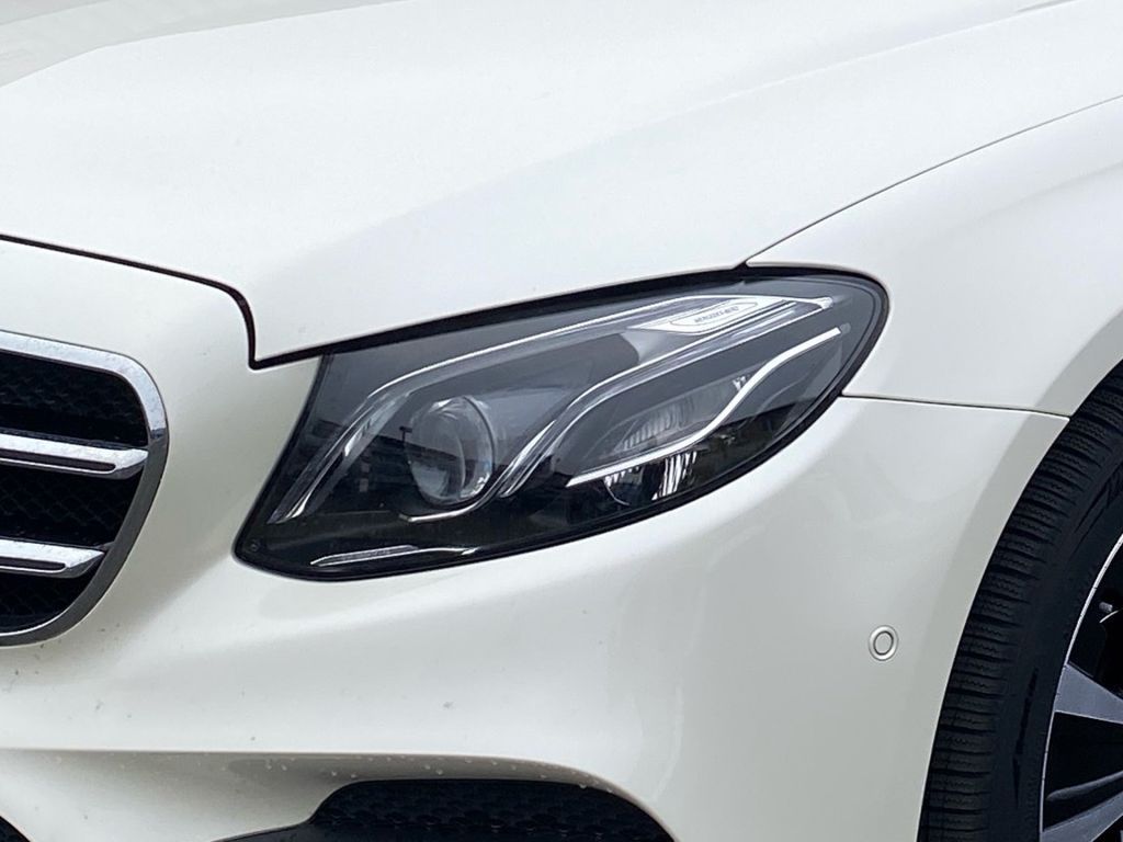 Fahrzeugabbildung Mercedes-Benz E 400d T 9G *designo*Widescreen*Pano*HUD*Standhz