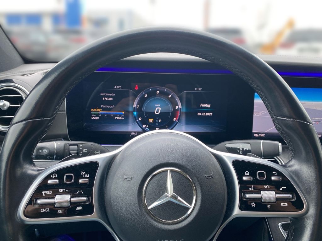 Fahrzeugabbildung Mercedes-Benz E 400d T 9G *designo*Widescreen*Pano*HUD*Standhz