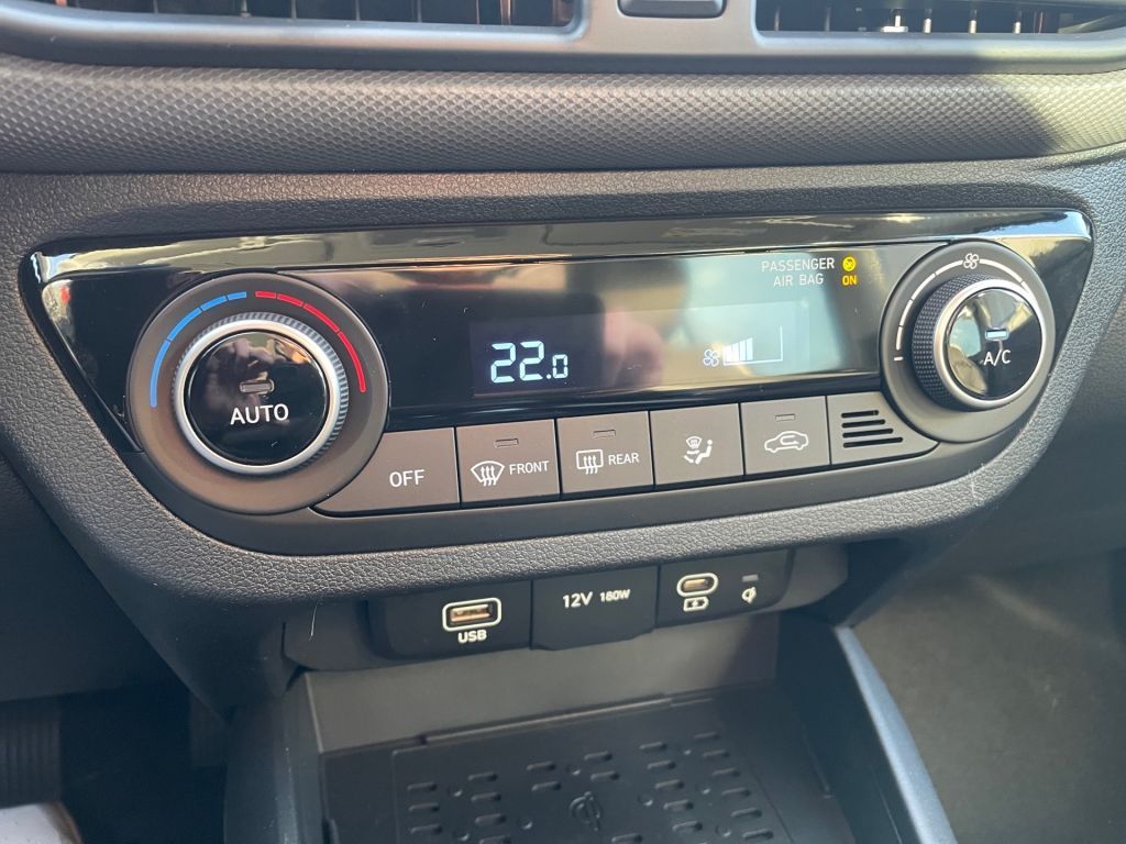 Fahrzeugabbildung Hyundai i10 1.0 Trend * Komfprt-P. * Carplay * R.Kamera*