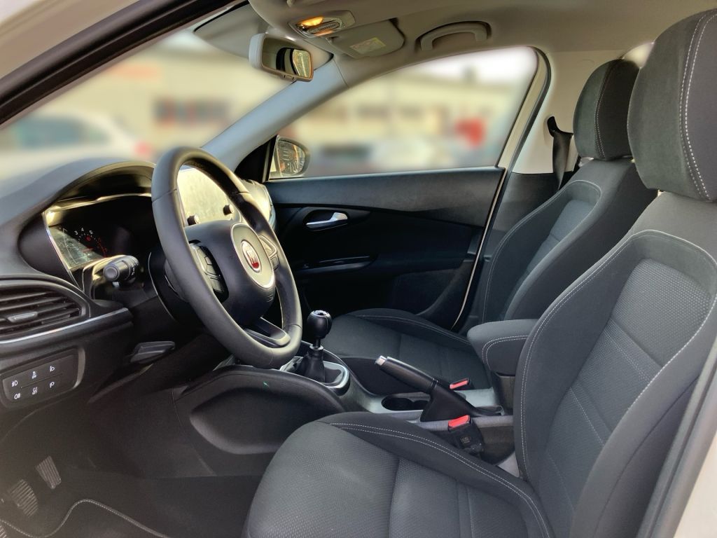 Fahrzeugabbildung Fiat Tipo 1.4 T-Jet Lounge+Carplay+R.Kamera+Sitzheiz.