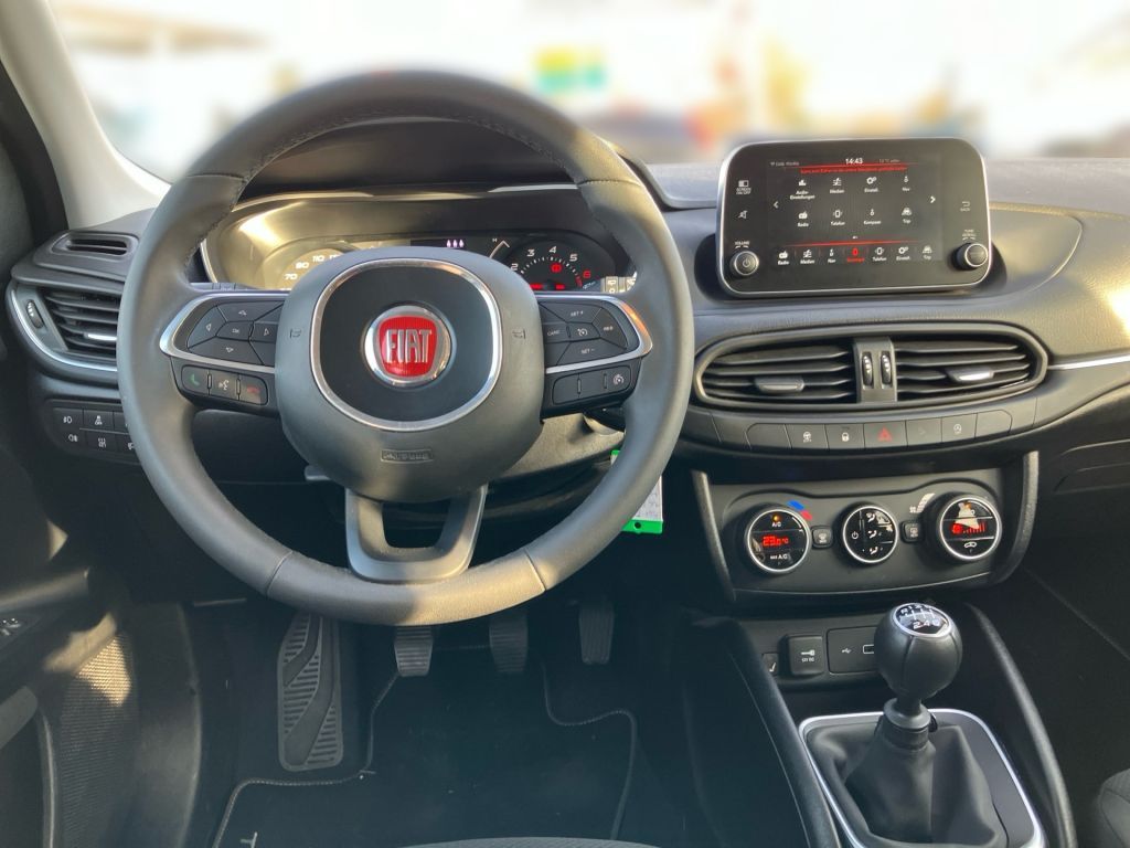 Fahrzeugabbildung Fiat Tipo 1.4 T-Jet Lounge+Carplay+R.Kamera+Sitzheiz.