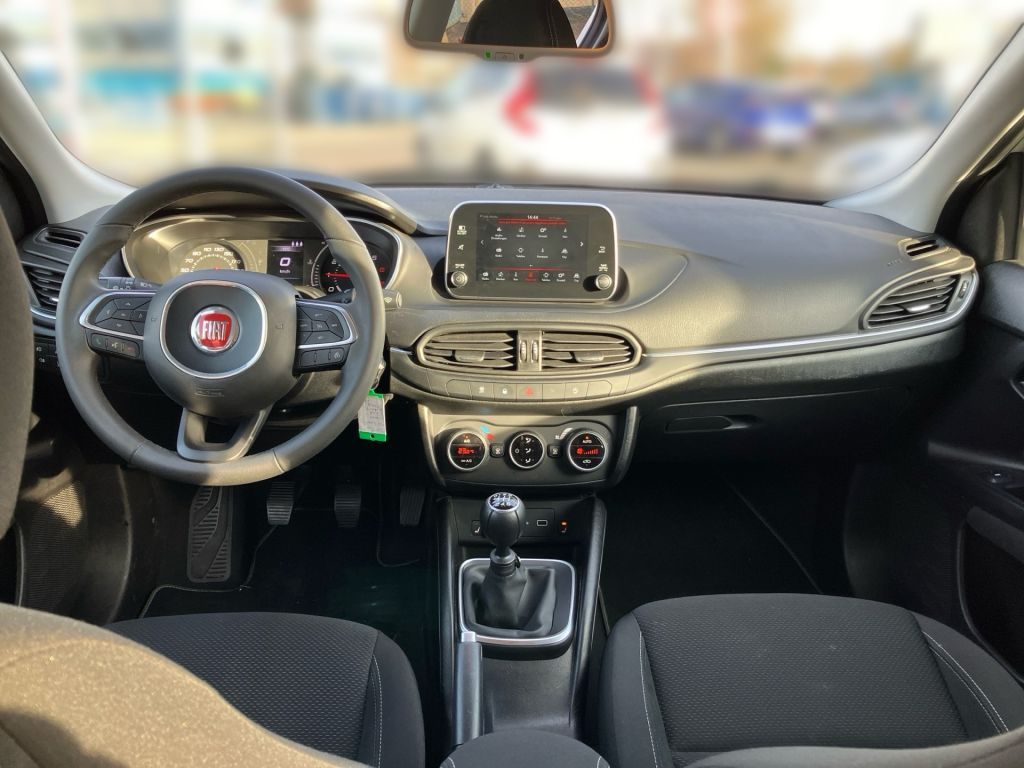 Fahrzeugabbildung Fiat Tipo 1.4 T-Jet Lounge+Carplay+R.Kamera+Sitzheiz.