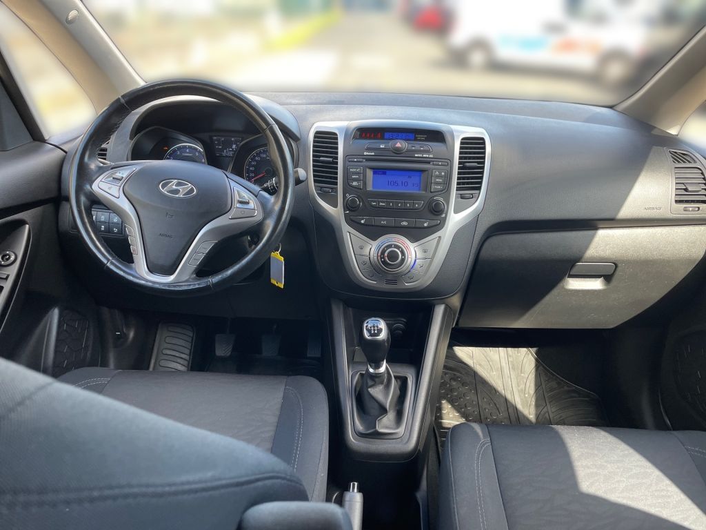 Fahrzeugabbildung Hyundai ix20 1.4 blue YES! Silver *SHZ*LHZ*