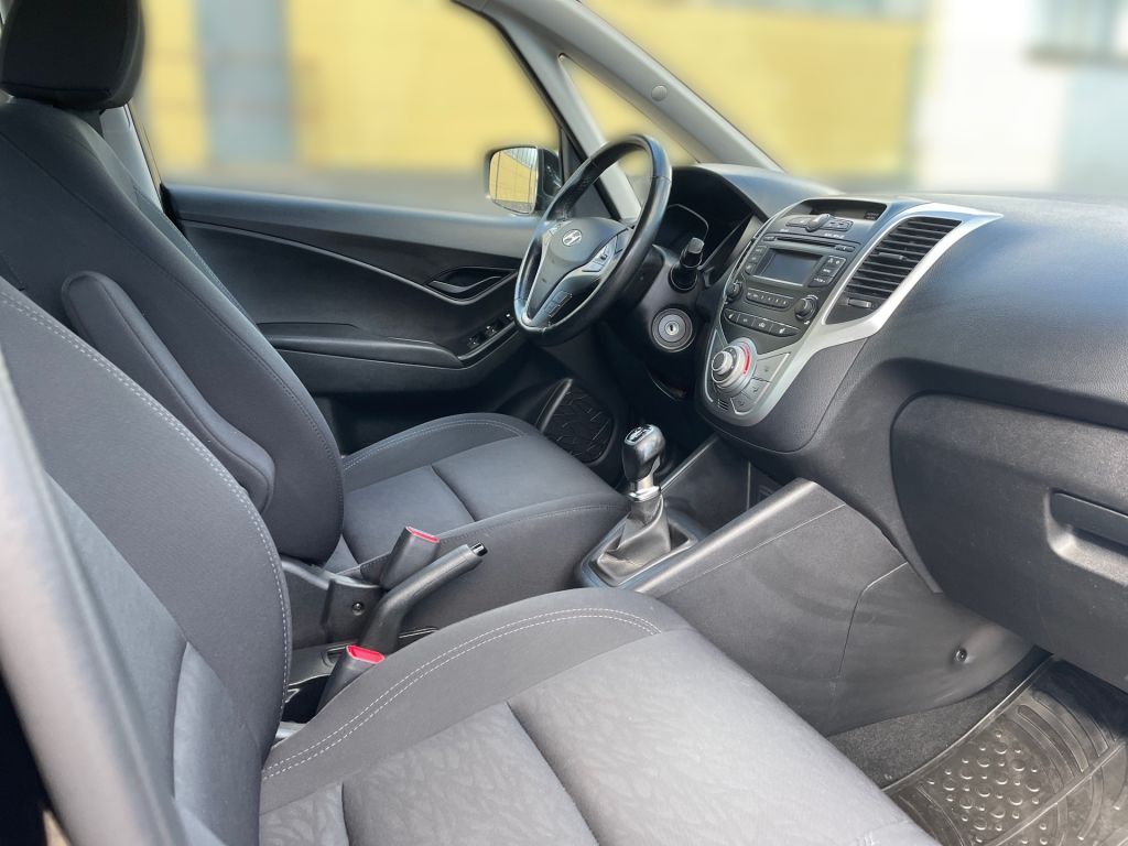 Fahrzeugabbildung Hyundai ix20 1.4 blue YES! Silver *SHZ*LHZ*